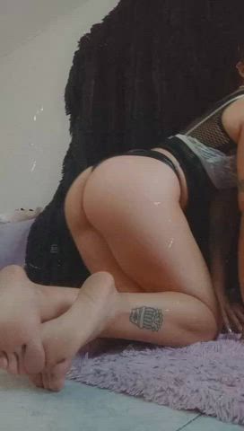 Say hi if u like my latin booty and 🦶
