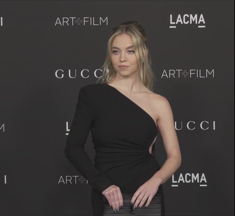 Busty Dress Sydney Sweeney gif