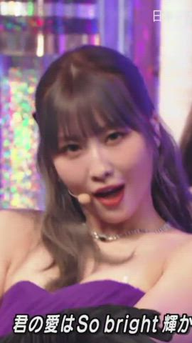 celebrity cleavage korean gif