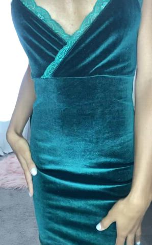 Tight dresses hide tight assholes ;)