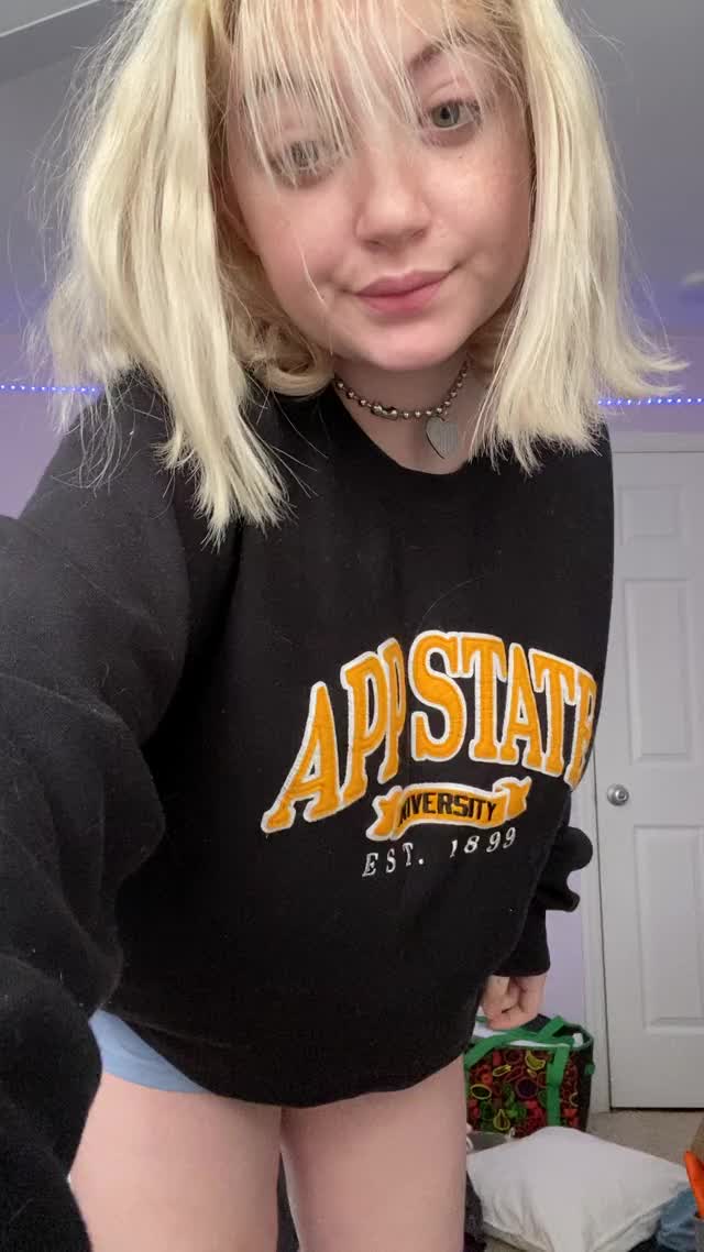18 year old college slut strips for you?