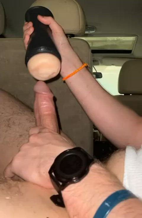 Pit stop quickie in a parking lot😏