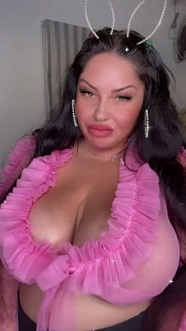 Do I look like your tooth fairy ?