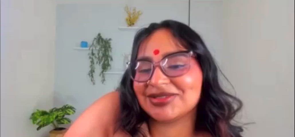 Desi huge tits