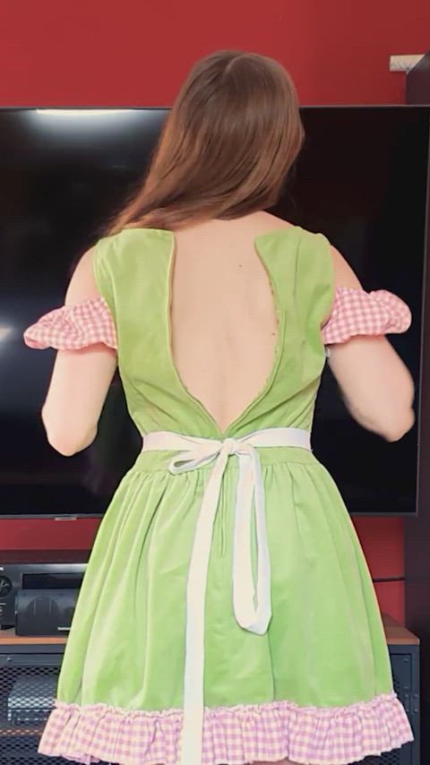 amateur german strip stripping striptease amateur-girls nsfw-cosplay pale-girls gif