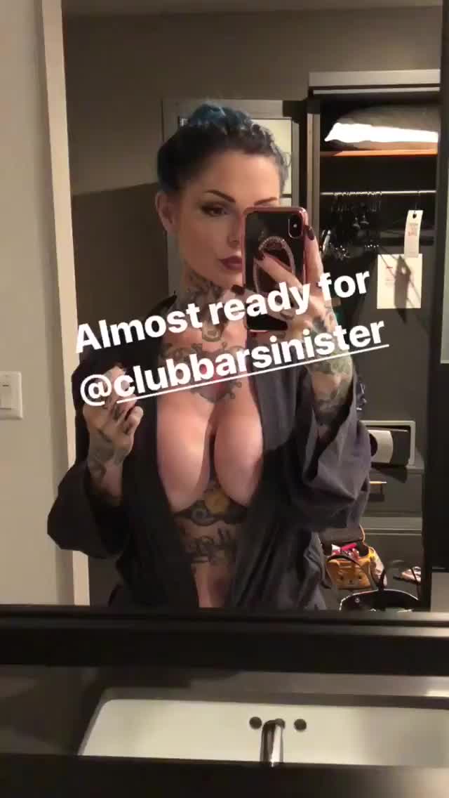 Riae Mirror