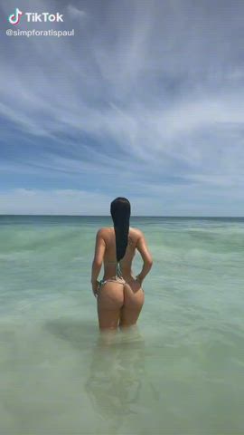 Micro Bikini vs Big Wave