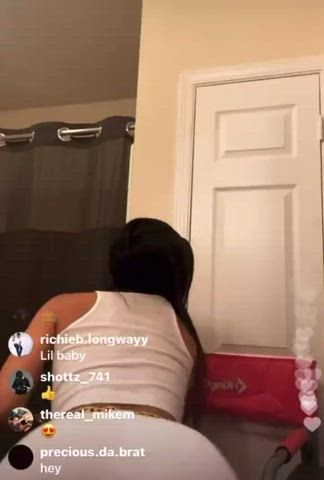 Mølly Brazy slip up on live 👀