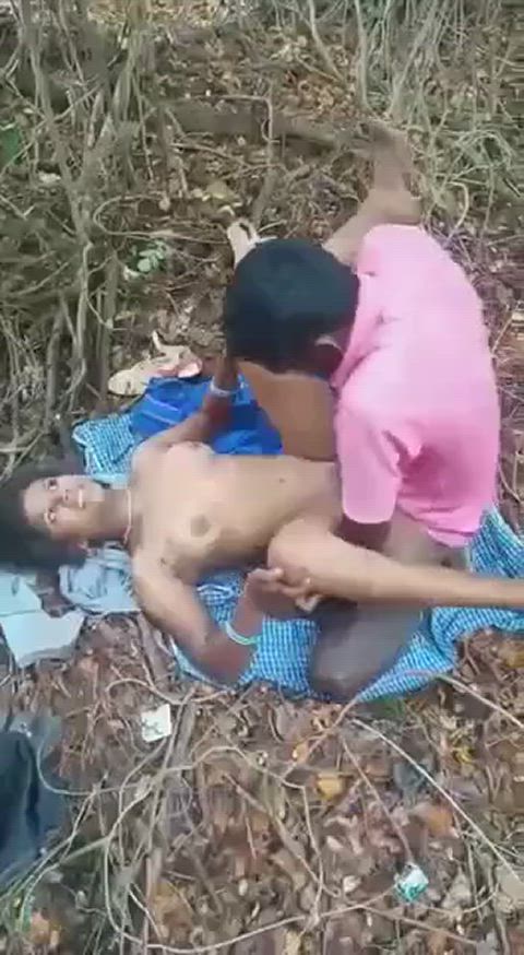 भाभी जी को मजा आ रहा है या दर्द हो