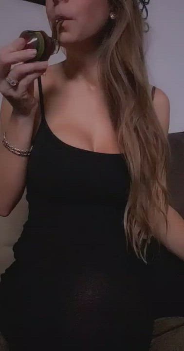 ... if you like toking, tits &amp; twat 🌬💋🖤