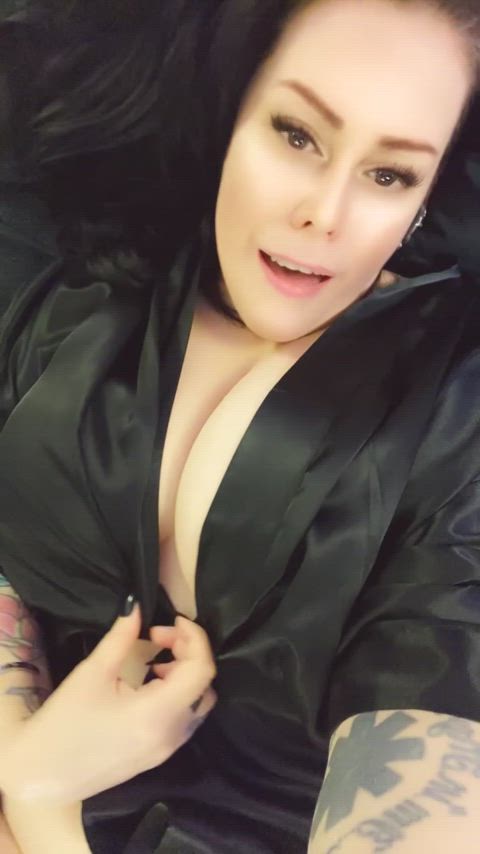 Do you like natural Milf titties