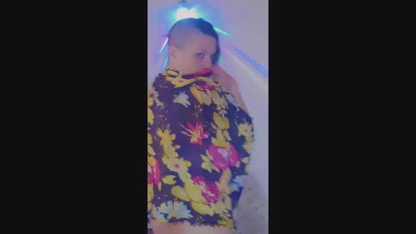 babe nude strip gif