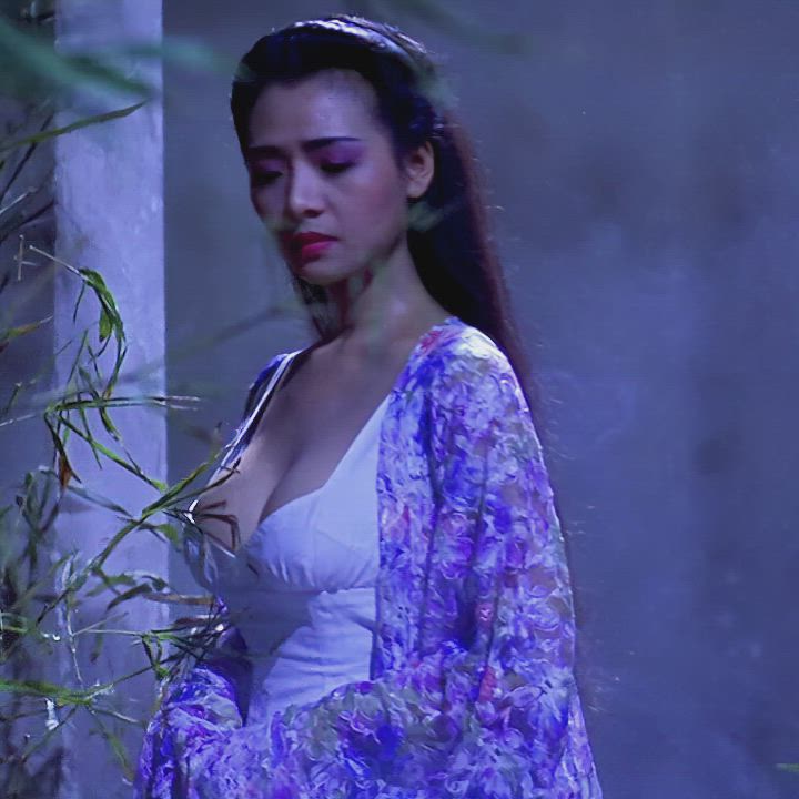 Hitomi Kudô and Amy Yip - Erotic Ghost Story (1990)