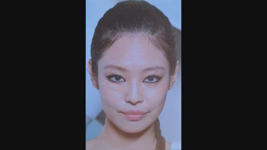 Can't resist Jennie's beauty