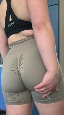 Like seeing my ass shake?