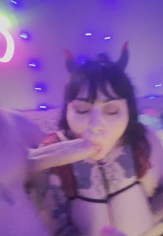 succubi LOVE gaming&lt;3