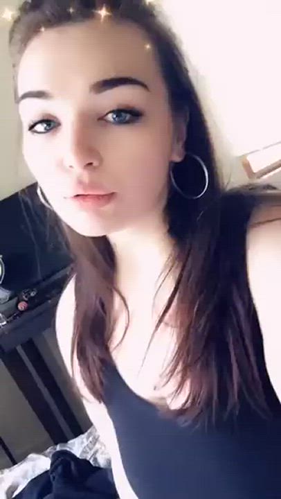 Eat my ass first before you fuck me hard daddy 😘