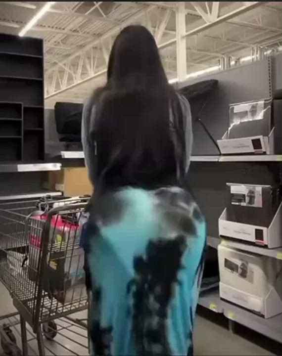 Clapping it in public