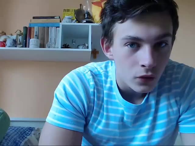 Cute boy has a nice wank and busts a nut on cam ?