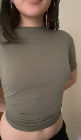 Braless is always the way to go for a slut😇💕🐰