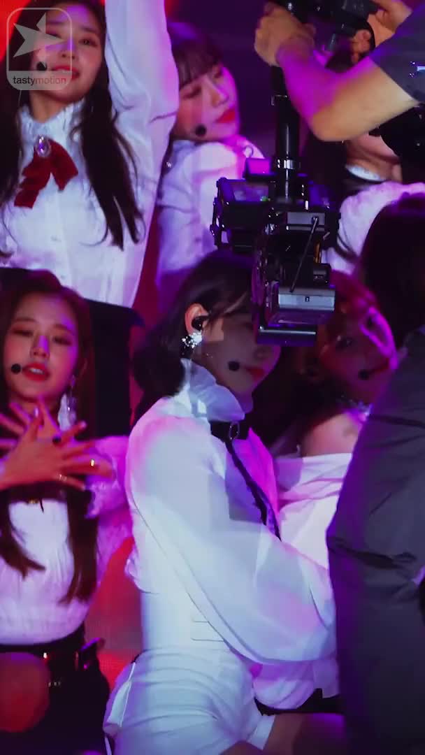 IZONE 190115 @ Seoul Music Awards Miyawaki Sakura by Poly rhythm 1+2+3