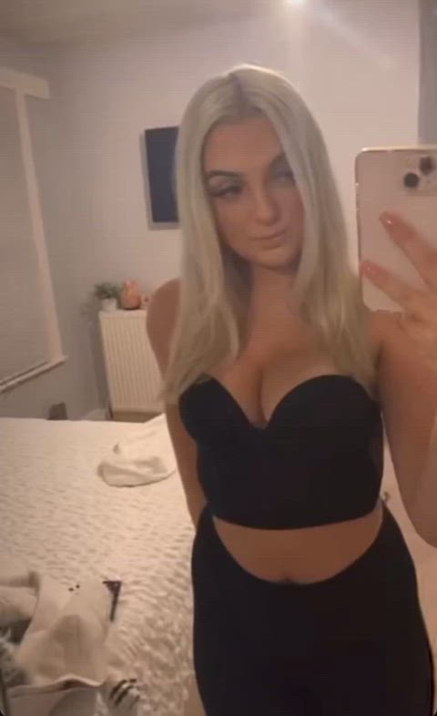 bbc slut blonde bunny petite selfie slut teen tiktok tits white girl amateur-girls