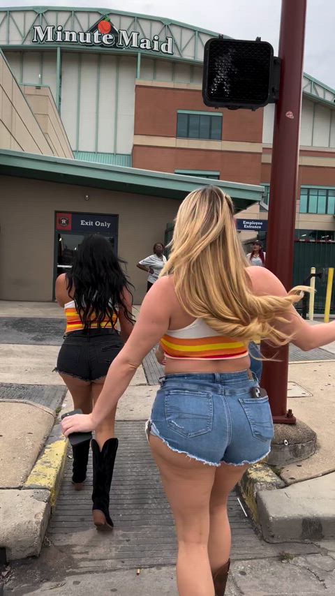 bimbo bubble butt fake ass huge ass jean shorts pawg gif