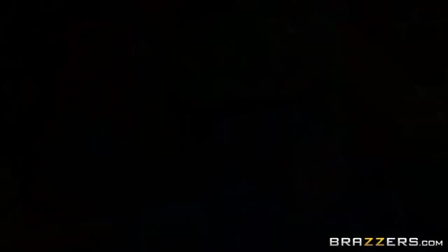 [Brazzers] Autumn Falls - Inside Her Trading (1 Min)