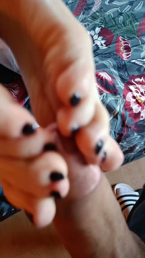 amateur feet feet fetish foot fetish footjob onlyfans soles toes cum-on-feet feet-and-fuck