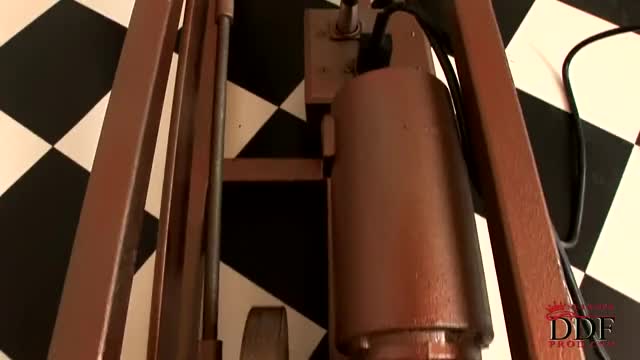 Cute teen machine fucked
