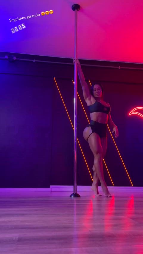 ass big ass big tits brazilian celebrity dancing muscular girl pole dance gif