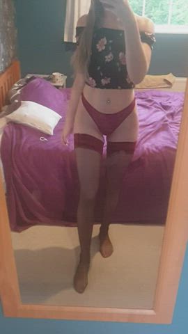 Ups this girl is so horny. would you like to see me naked ? 😈