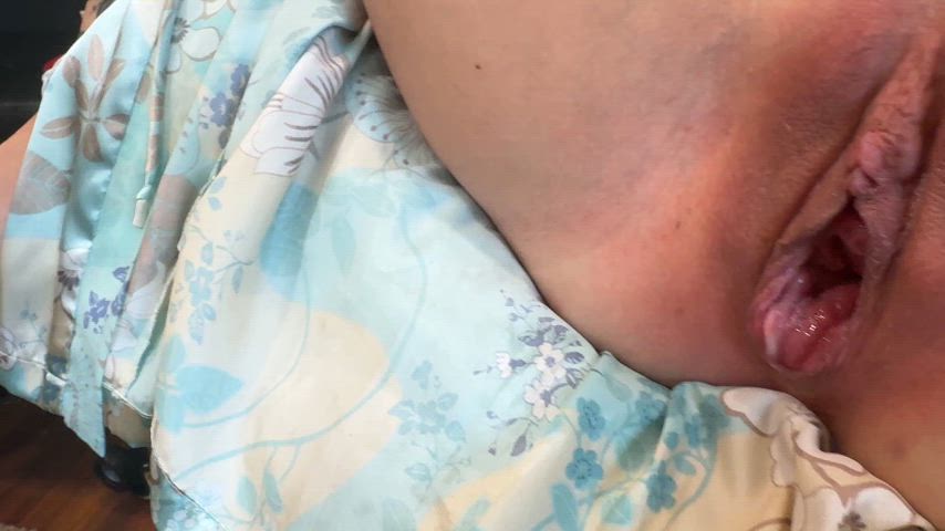 amateur fisting gape gaping stretching lips-that-grip loose-holes gif