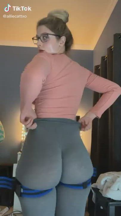 Allie More of her Content 🔗 in the Comments👇