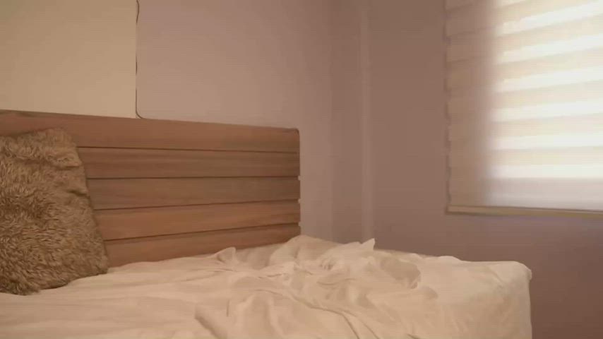 blowjob camgirl dildo glasses latina model seduction sucking webcam gif