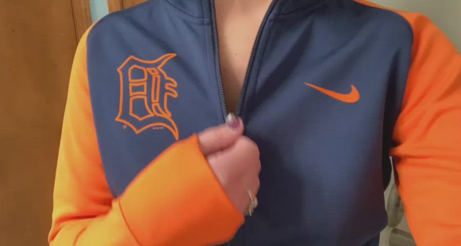 Hubbys awya. Whos up to bat? ¾
