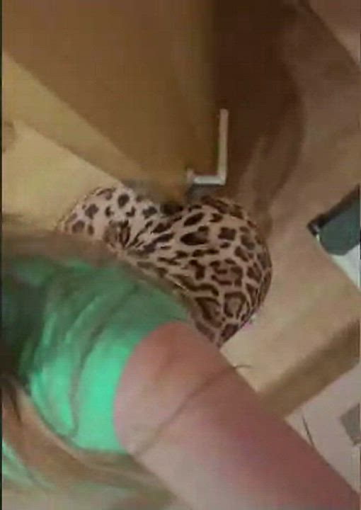 Cute Jiggling Twerking gif