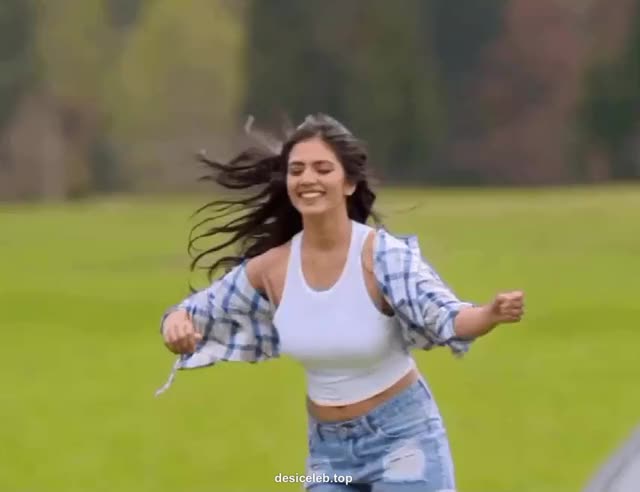 Malavika Mohanan Boobs Touch