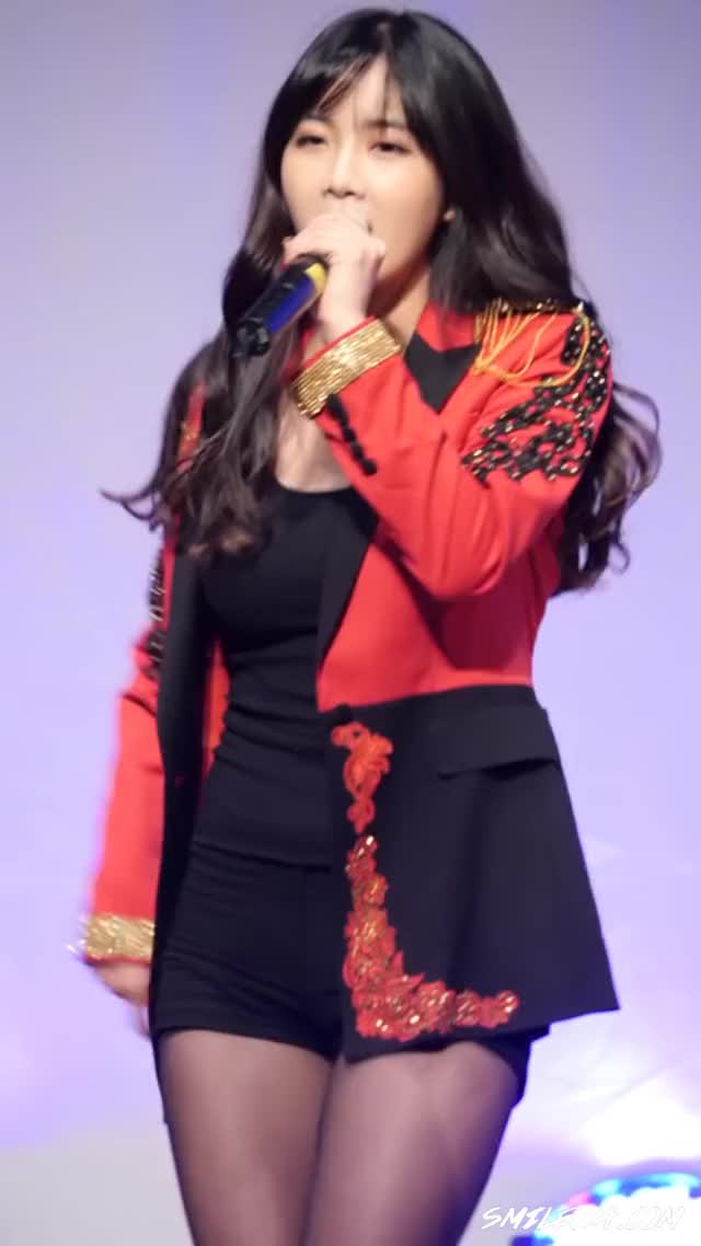 141030 Hyunyoung tongue 2 (A)