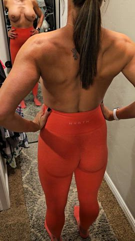 Topless Yogapants & a Mirror ;)