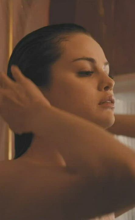 Celebrity Selena Gomez gif