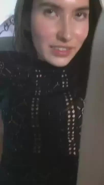 Name please, she is beautiful, she makes me crazy