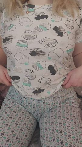 My first titty drop ever, be kind👻[ nora-x886 ]