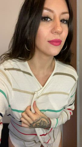 Busty Latina to empty your balls before bed