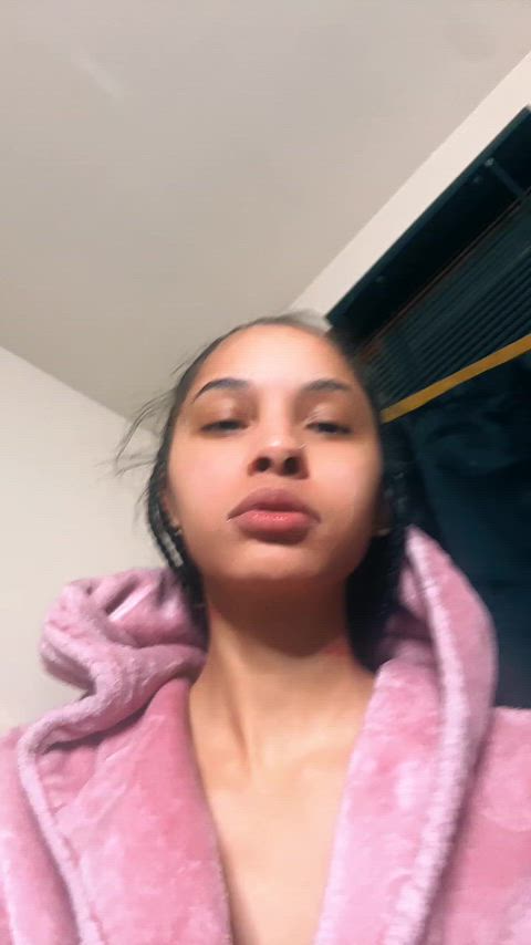 natural tits nipple nipslip tiktok tik-tok gif