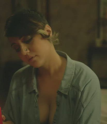 Bengali Bhabhi Big Soft Milky Cleavage