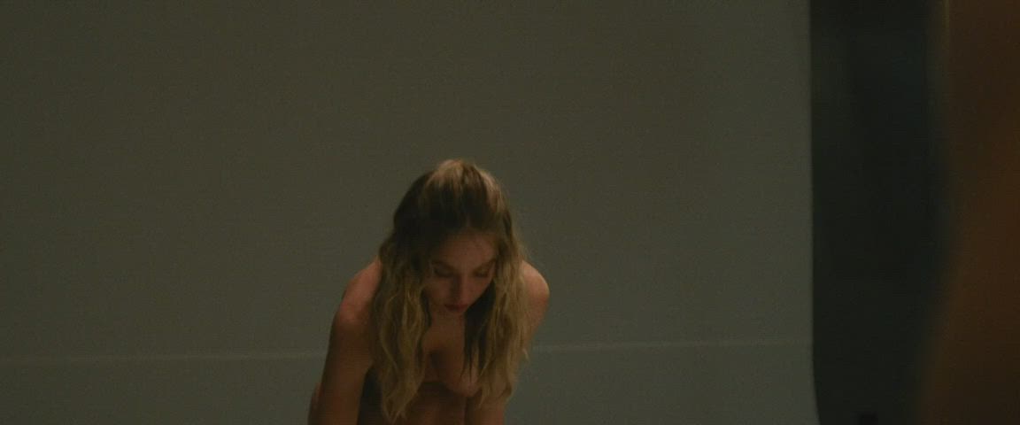 Big Tits Cuckold Pussy Eating Sydney Sweeney Voyeur gif