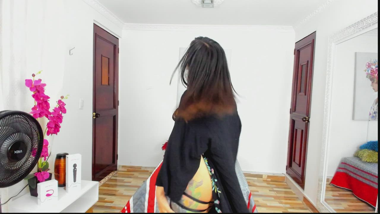 Erotic Latina Tits gif