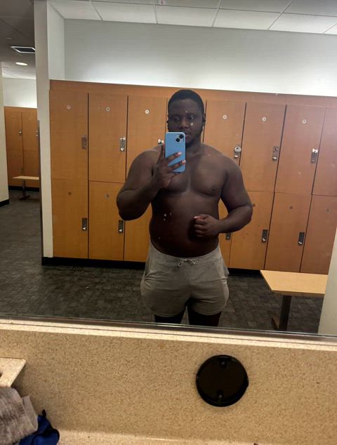 bear black bulge bulgexxl ebony gay gym muscles gay-muscle gif