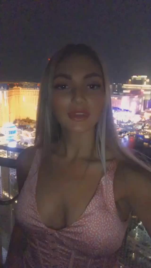 My (f22) Boobs over the Bellagio Fountain in Vegas